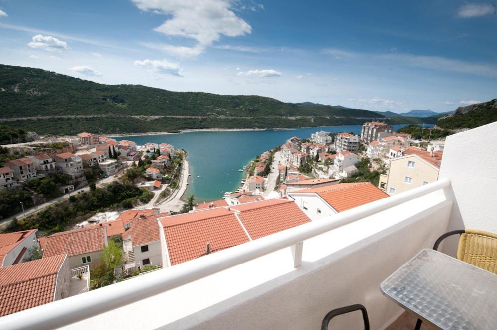 Hotel Ami - M Neum Exteriör bild