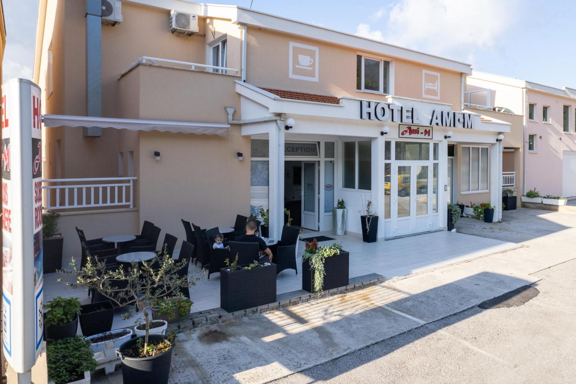 Hotel Ami - M Neum Exteriör bild